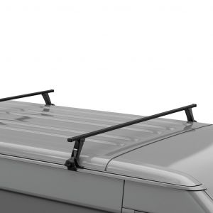Soporte fácil de usar que brinda un espacio de separación del techo de 8" (20.3 cm) en vehículos con canalones de lluvia.